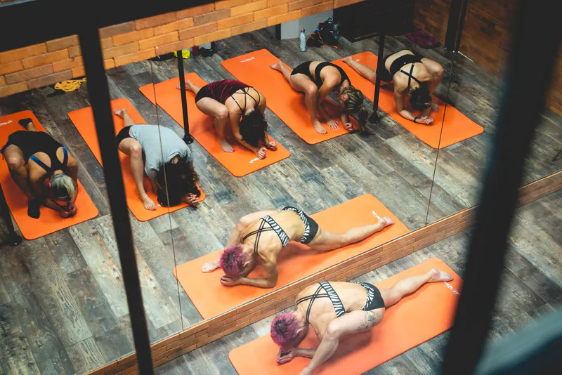 Cours de pole dance débutant à Angers